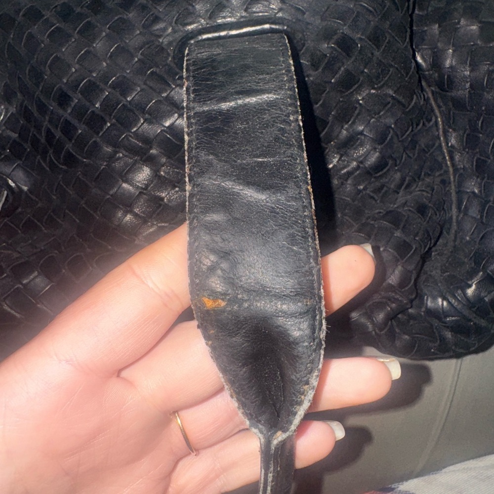 Bottega Veneta Black Woven Shoulder Bag - Picture 5 of 15